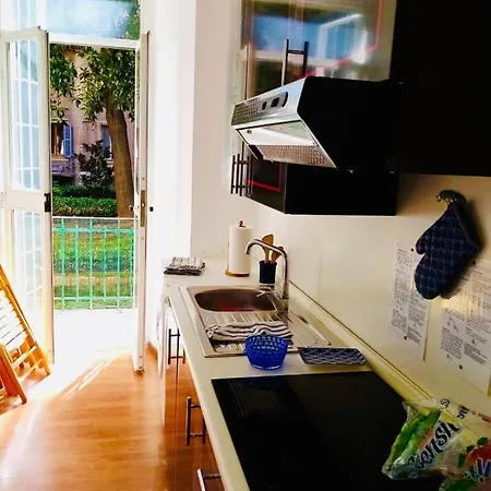 Parisa Suite2 Apartment *